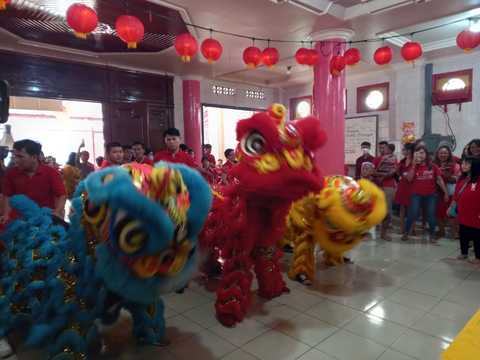 1600x1200 Pertunjukan Barongsai Ramaikan Perayaan