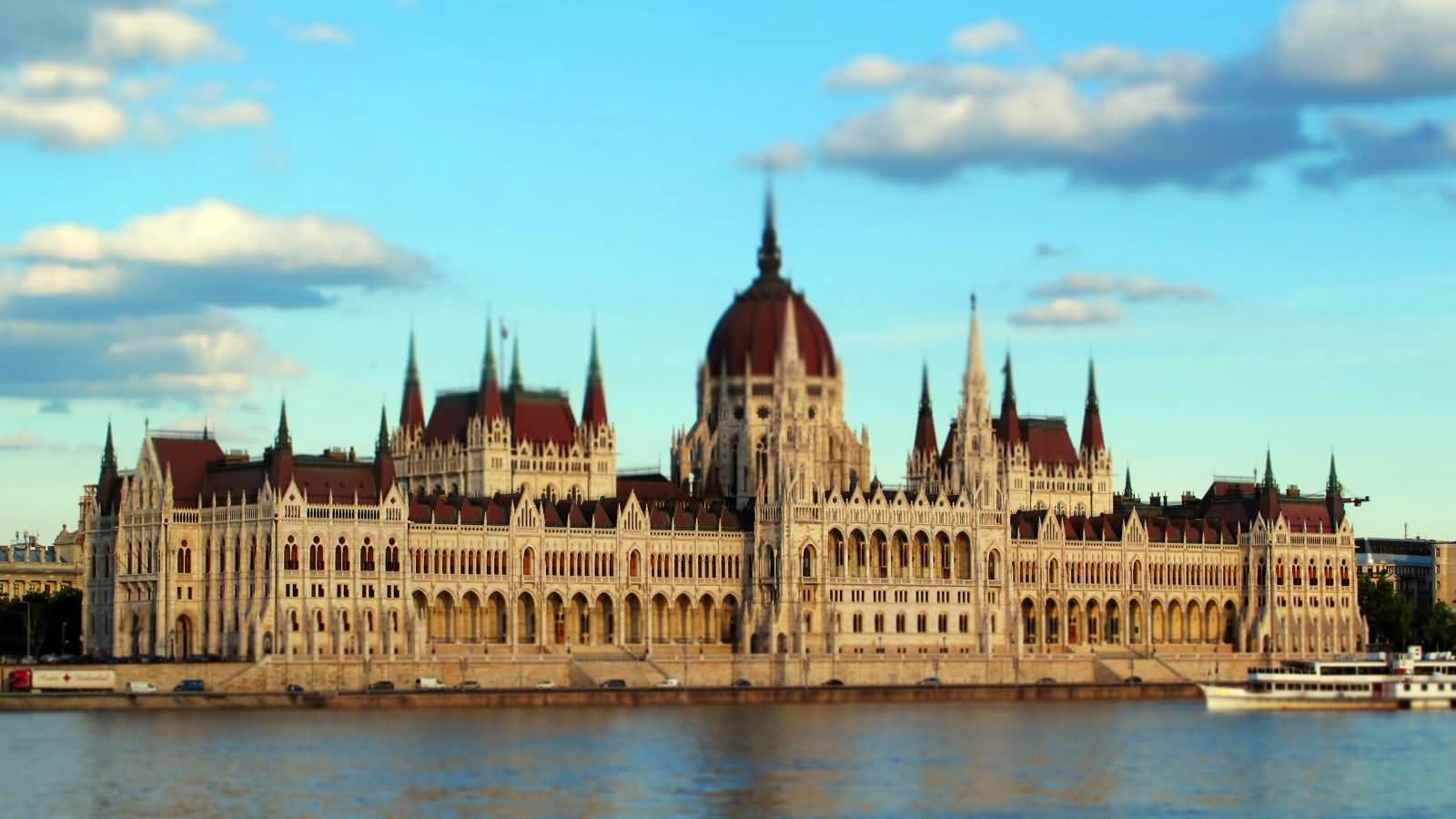 1600x900 Hungarian Parliament Building Wallpaper 11 X 900