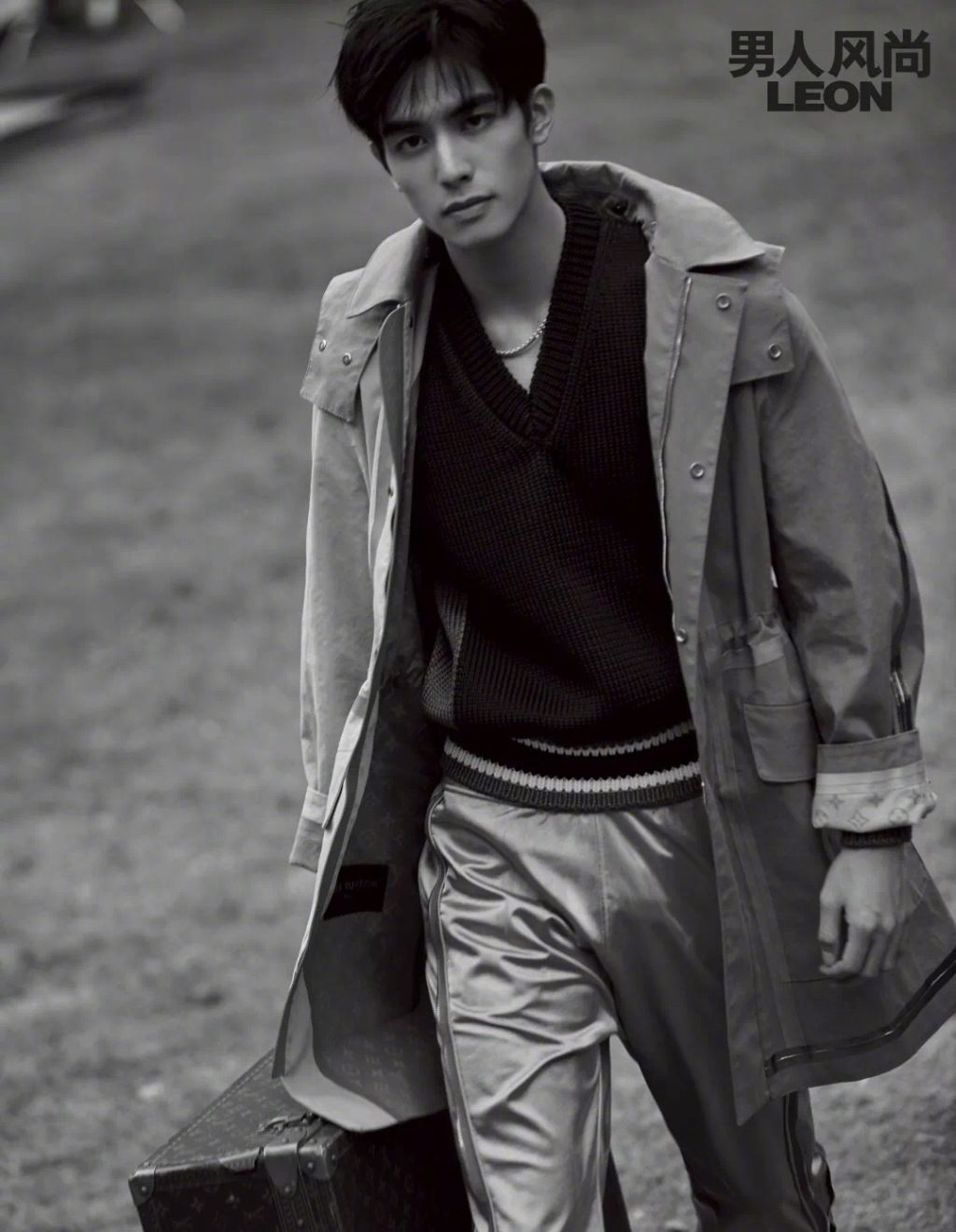 1024x1320 Young star Song Weilong poses for