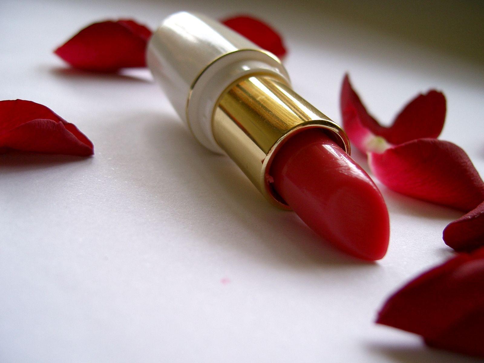 Lipstick Wallpapers - Top Free Lipstick Backgrounds - WallpaperAccess