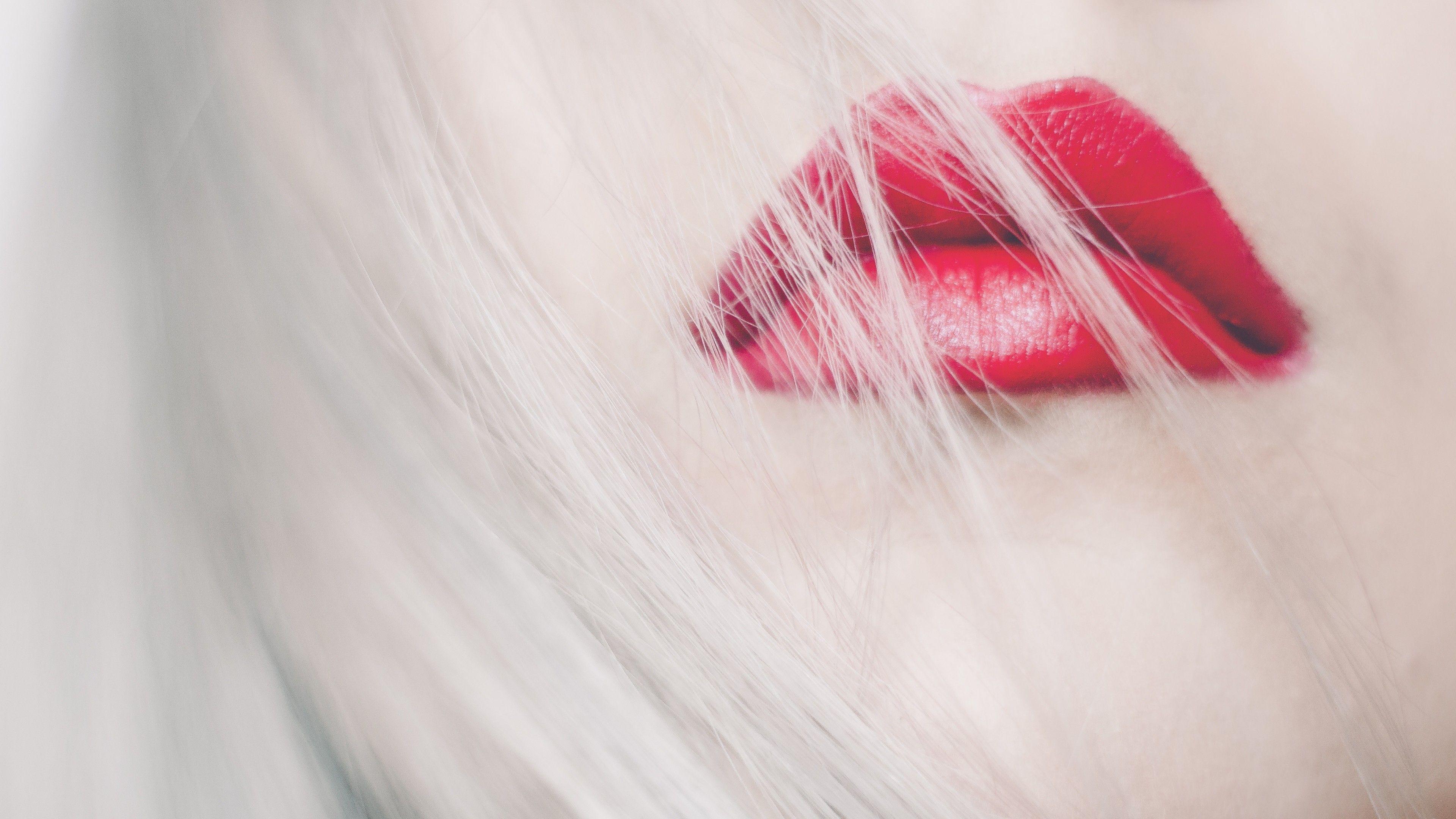 3840x2160 Lipstick Wallpaper