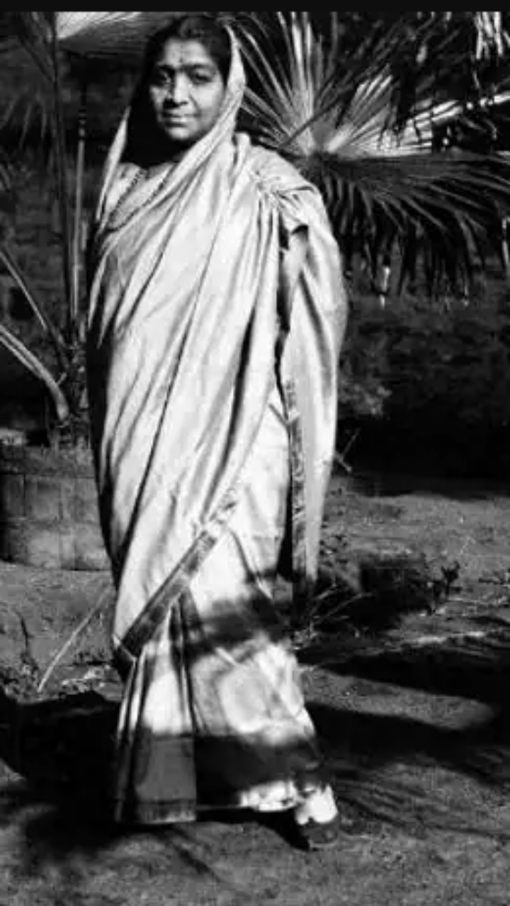 720x1279 Freedom Fighter थी Sarojini Naidu