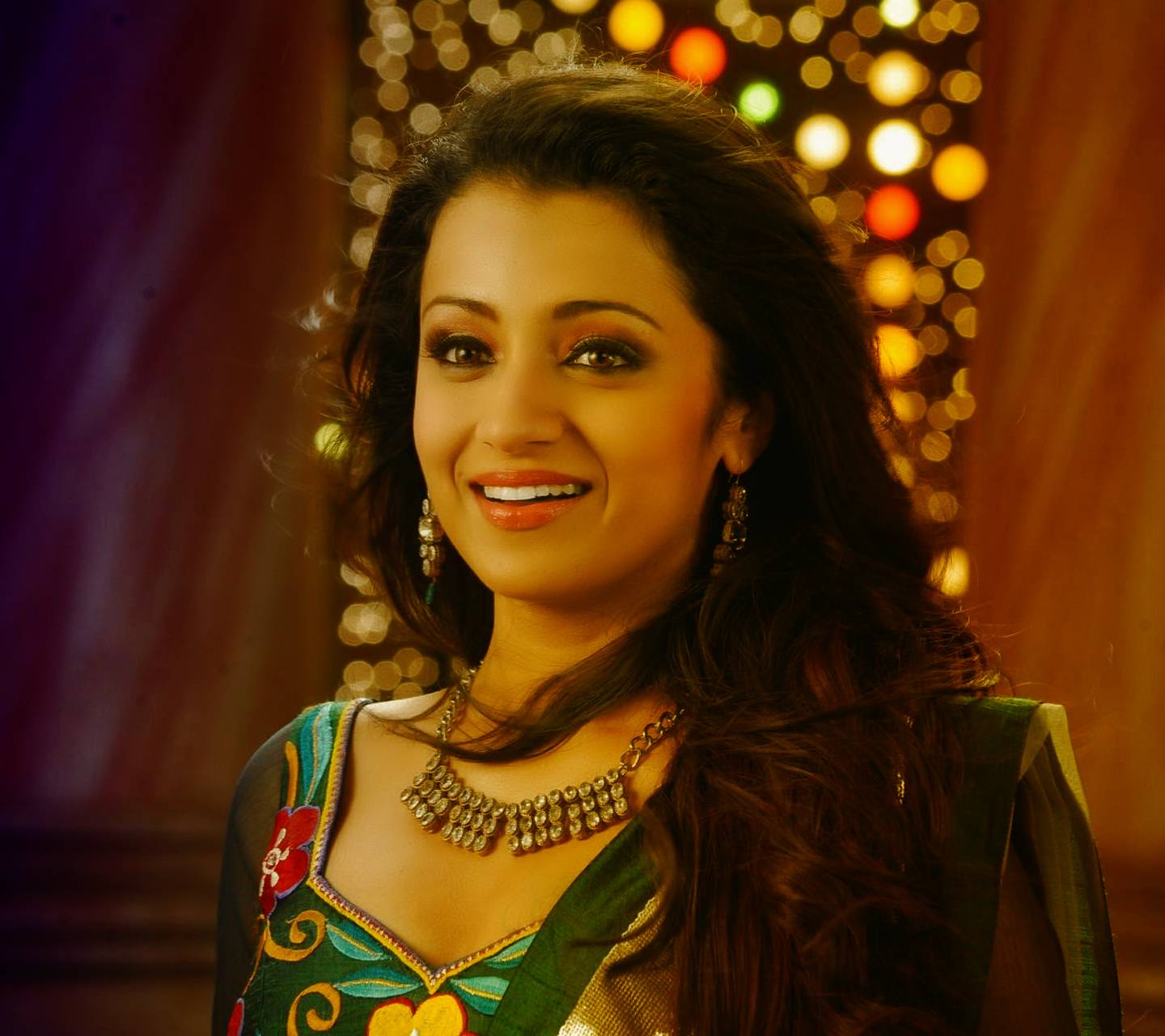 1440x1280 Trisha Krishnan Wallpaper