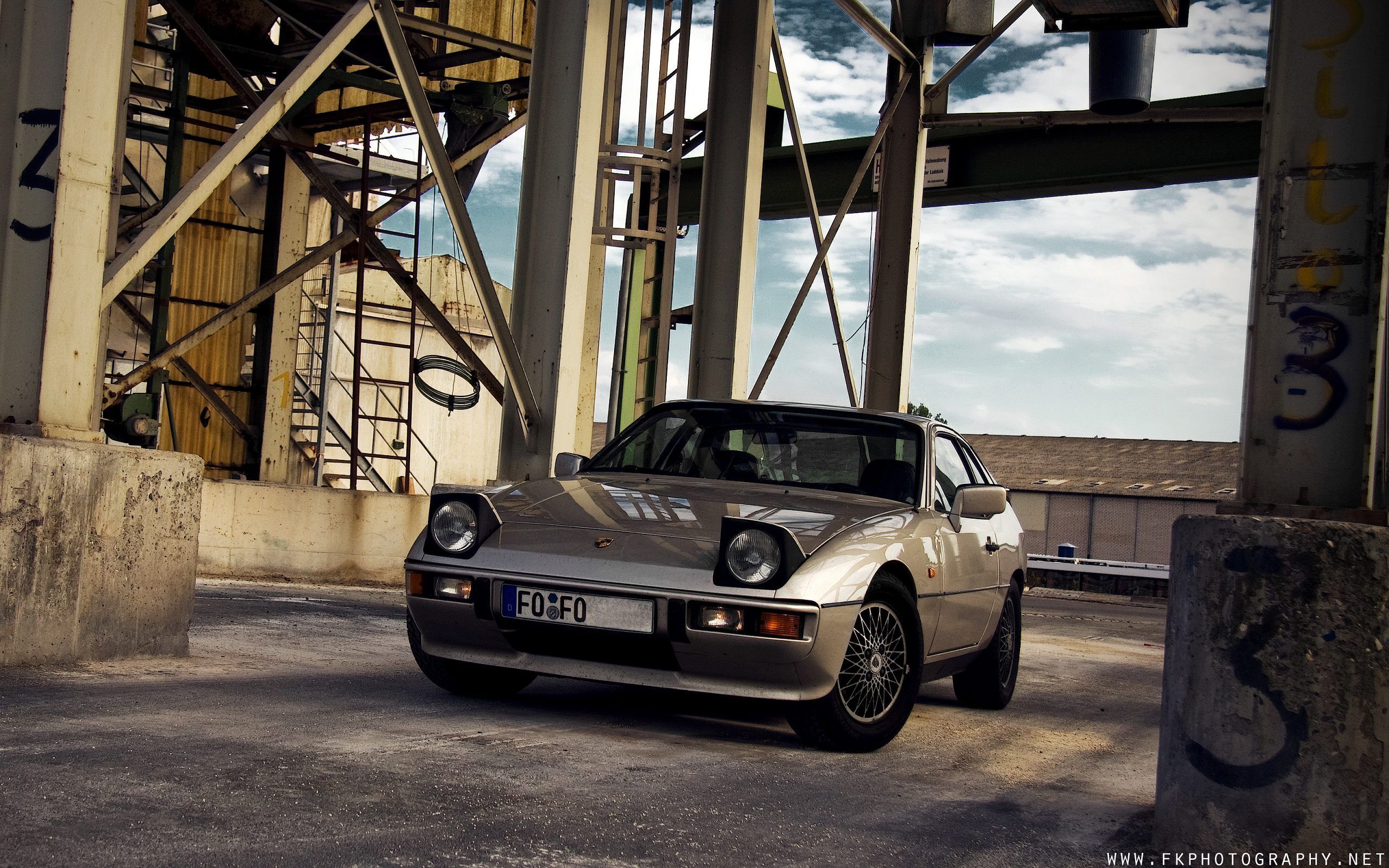 2560x1600 Porsche 924 Wallpaper