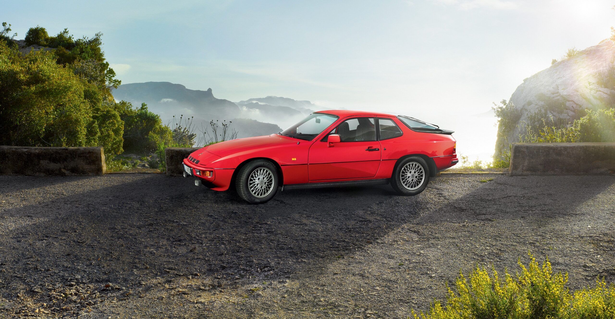 2560x1331 Porsche 924 Wallpaper