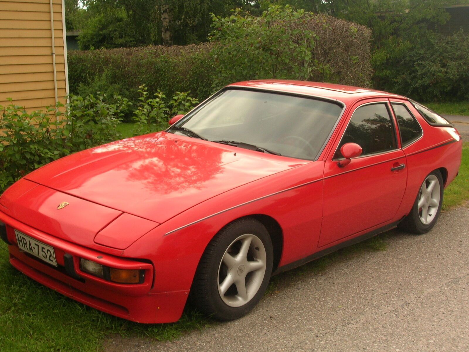 1600x1200 Porsche 924. Transformers Universe MUX
