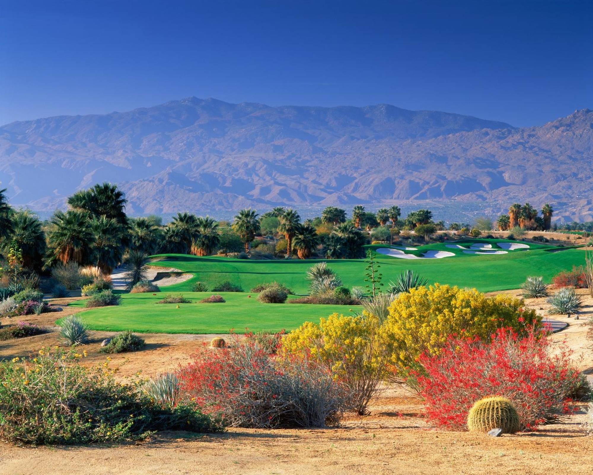 2000x1600 Desert Golf Course Wallpaper