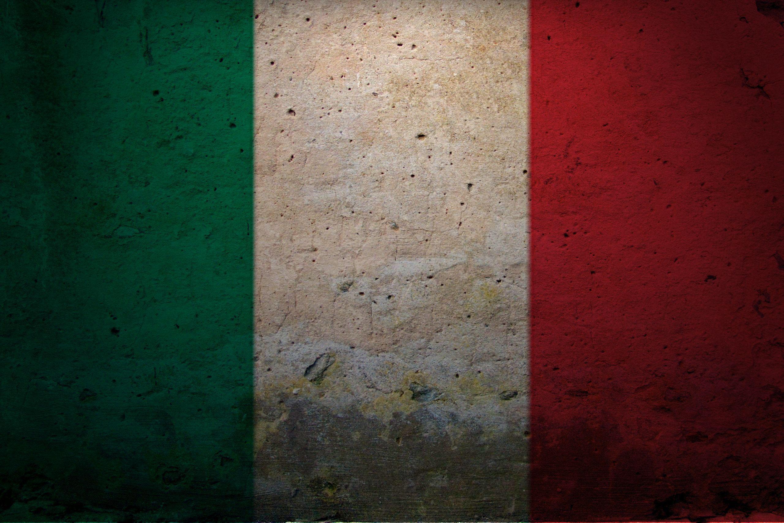 2560x1707 Italy Flag Wallpaper