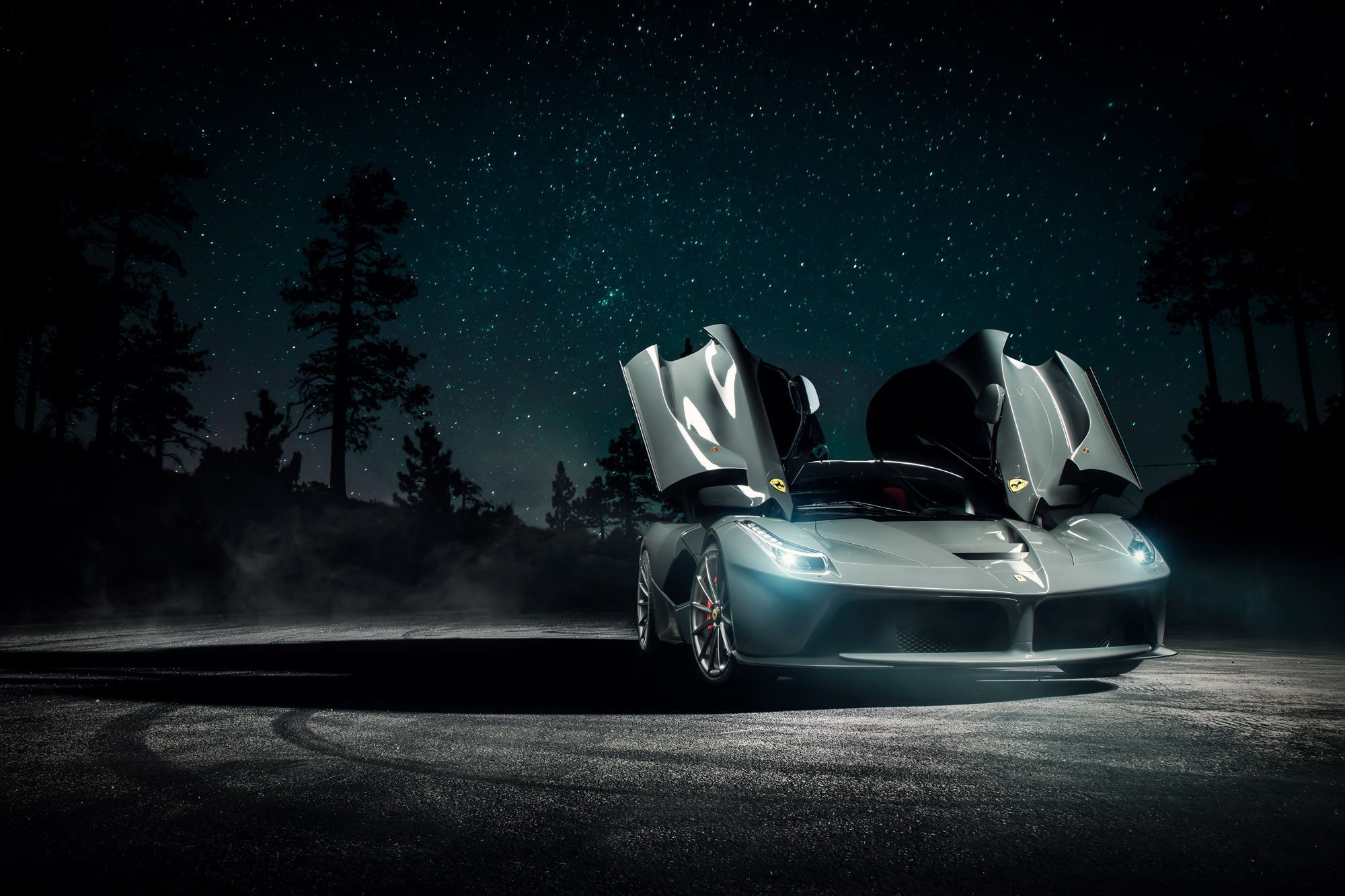 2000x1333 Ferrari LaFerrari Wallpaper