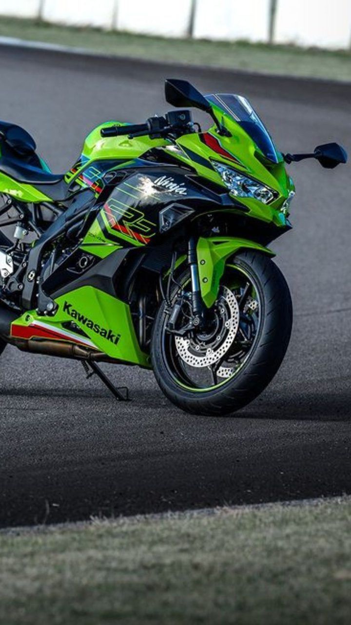 720x1280 Kawasaki Ninja ZX 4R Enters Indian