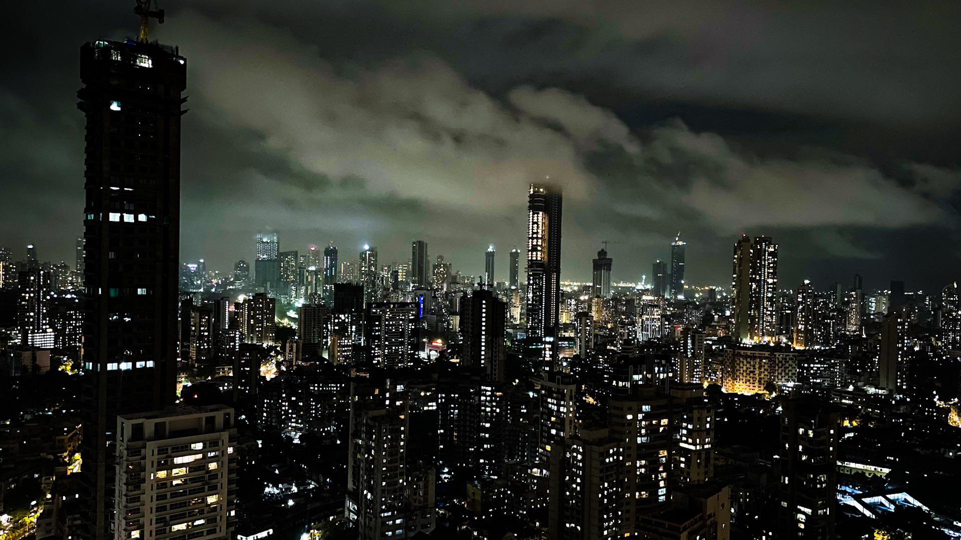 1920x1080 City of Dreams. Night view of Mumbai