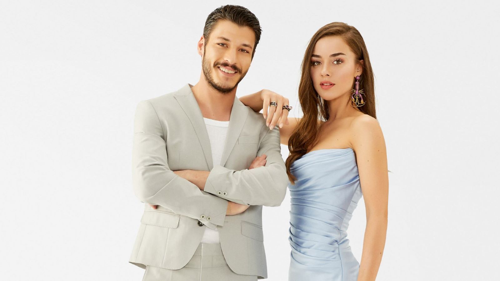 1600x900 Bensu Soral (Mert, de 'Içerde'), en una