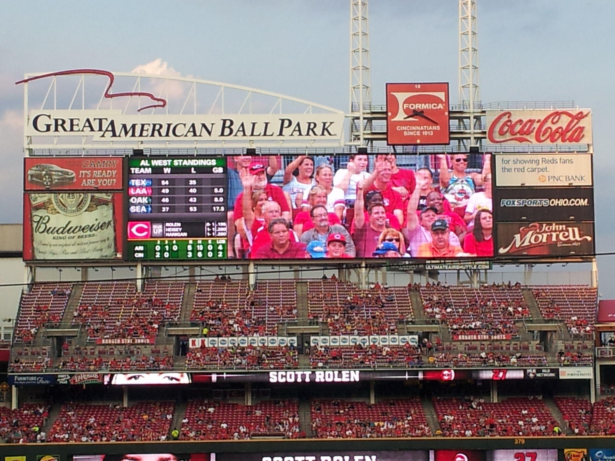 2560x1920 scoreboard Reds Wallpaper