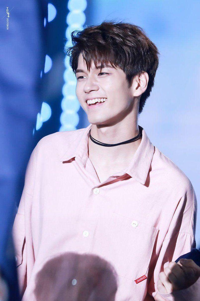 806x1209 Seongwoo Wanna One Wallpaper