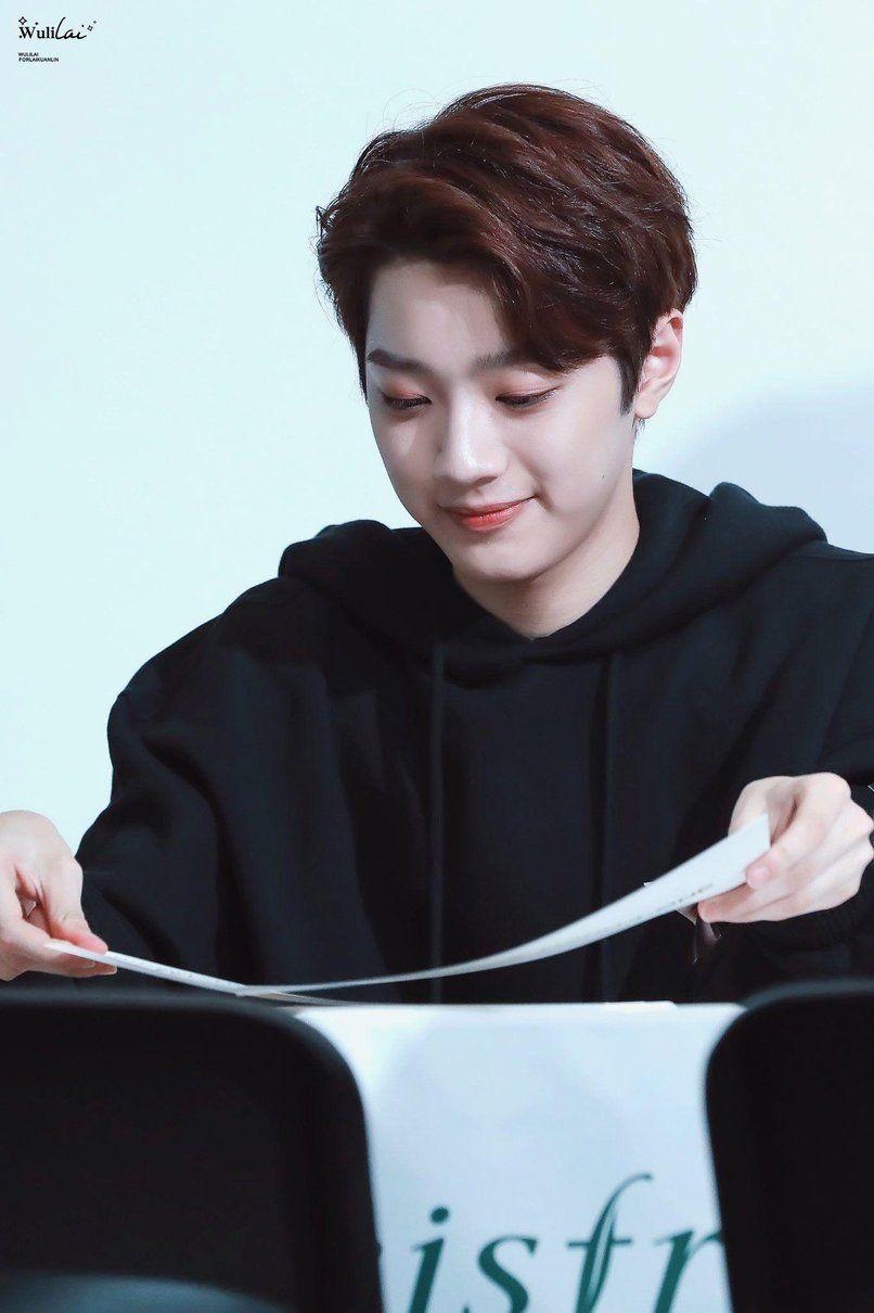 806x1210 Kuanlin Wanna One Wallpaper