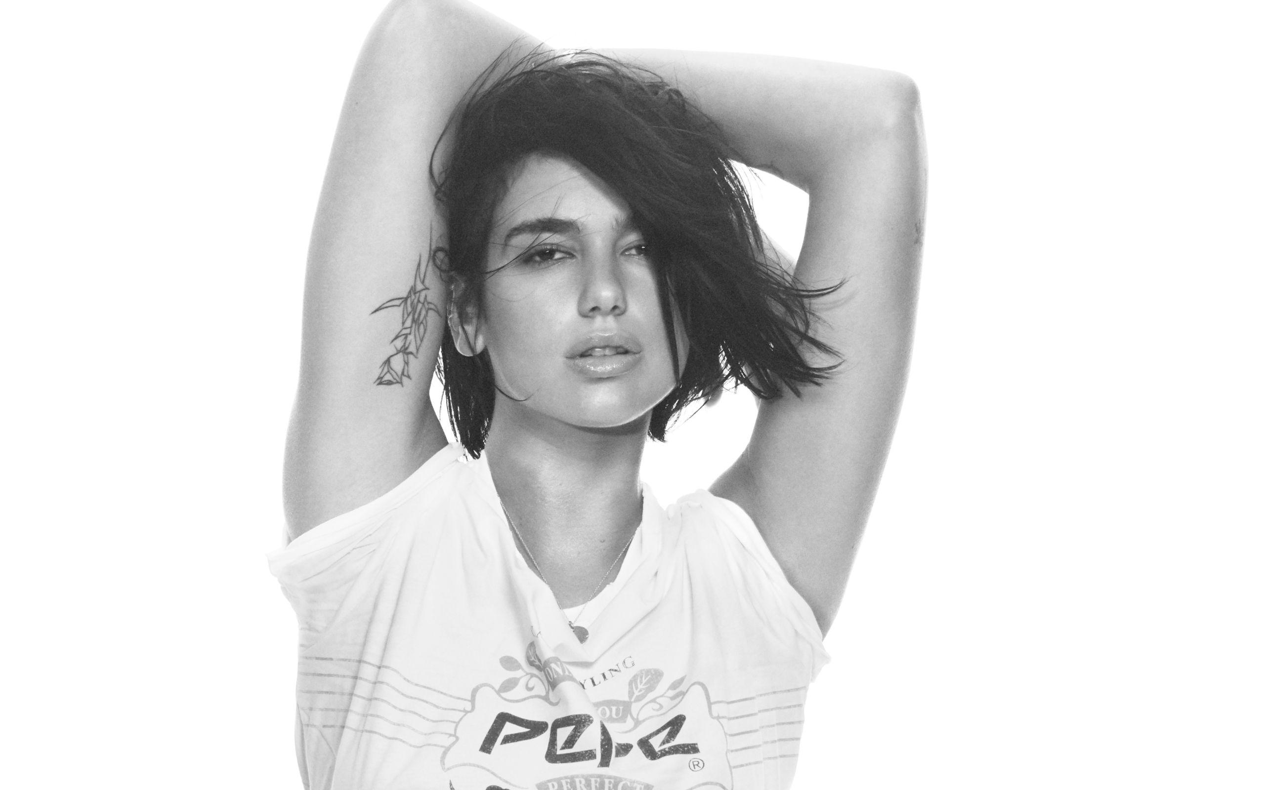 2560x1600 Wallpaper of Dua Lipa, English, Monochrome, Short Hair