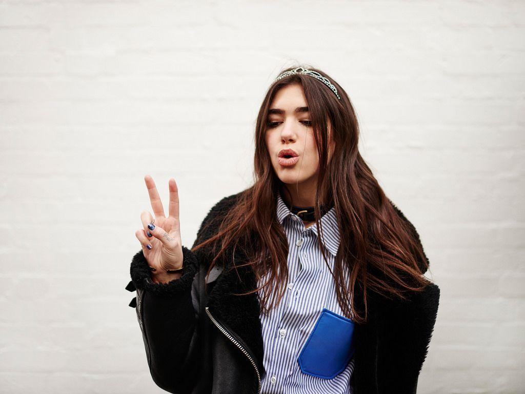 1024x768 Dua Lipa Wallpaper
