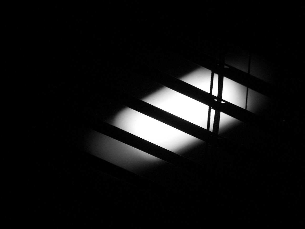 1280x960 photo of Shadow, light, abstract, art