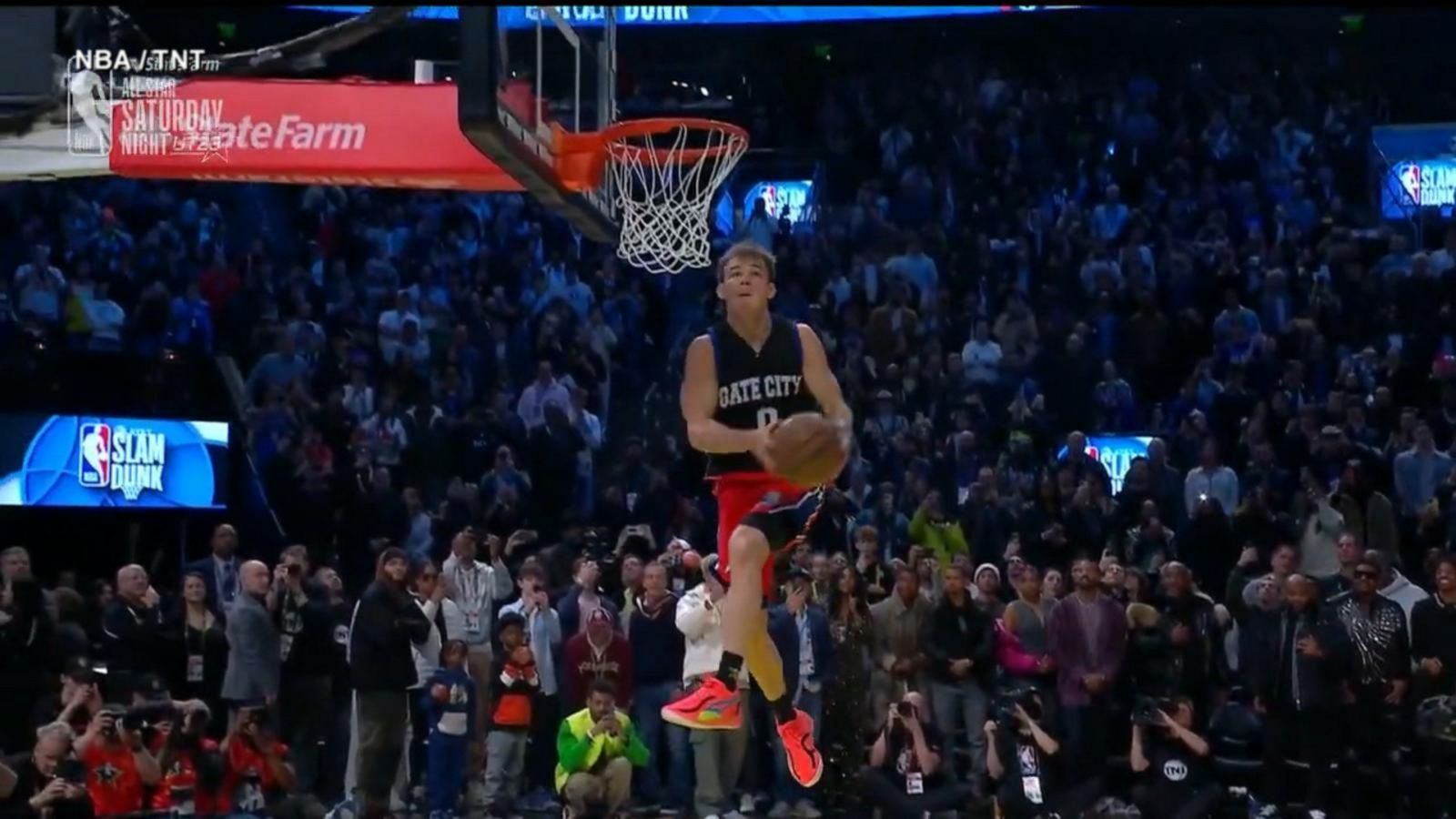 1600x900 Underdog Mac McClung shines in NBA dunk
