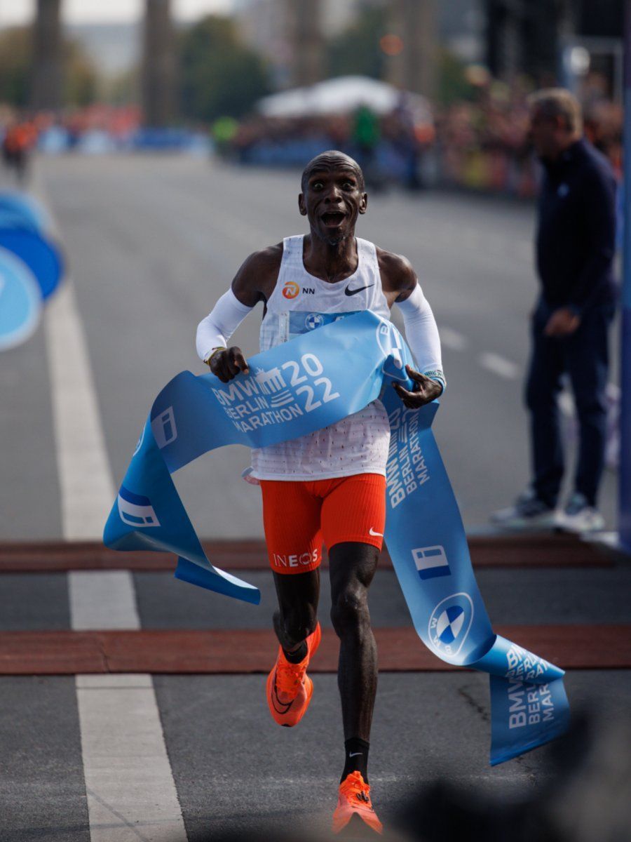 900x1200 Eliud Kipchoge / NN Running Team