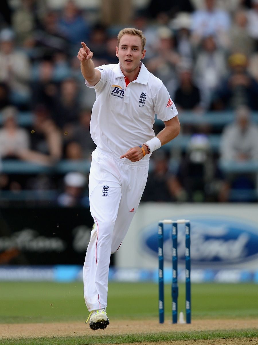 900x1200 Stuart Broad (Eng) take 6 wickets