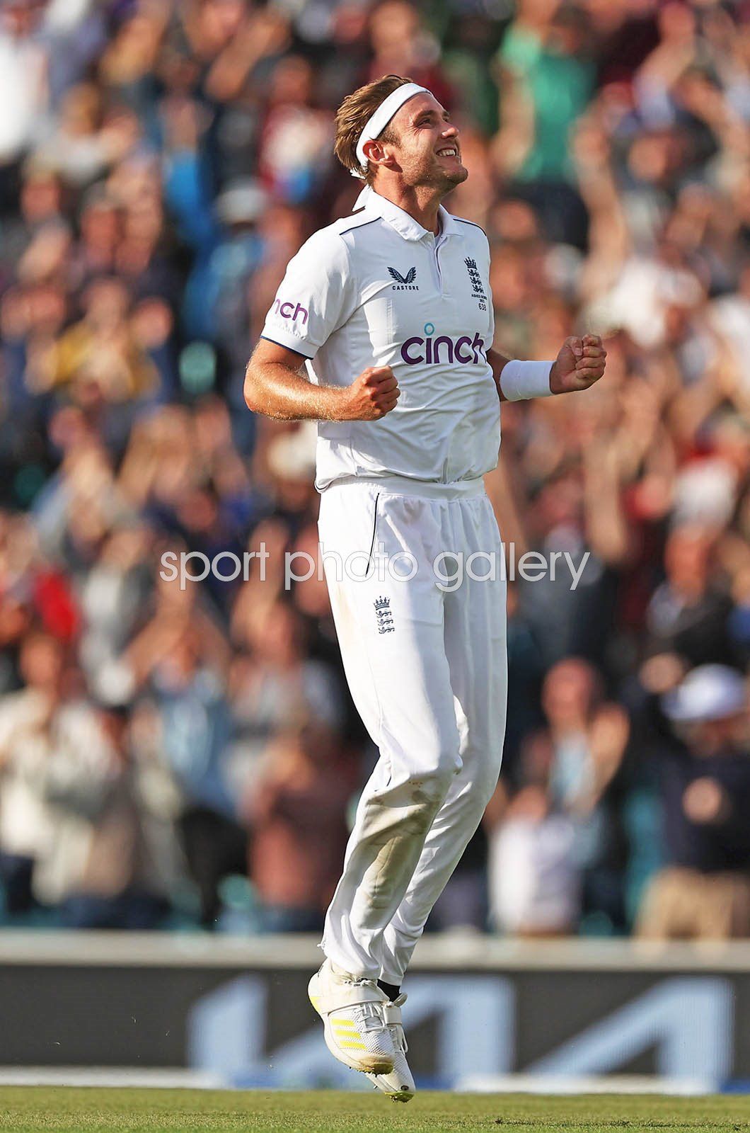 1060x1600 Stuart Broad England celebrates winning