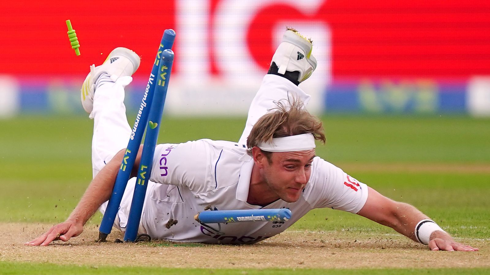 1600x900 Stuart Broad takes unwanted record