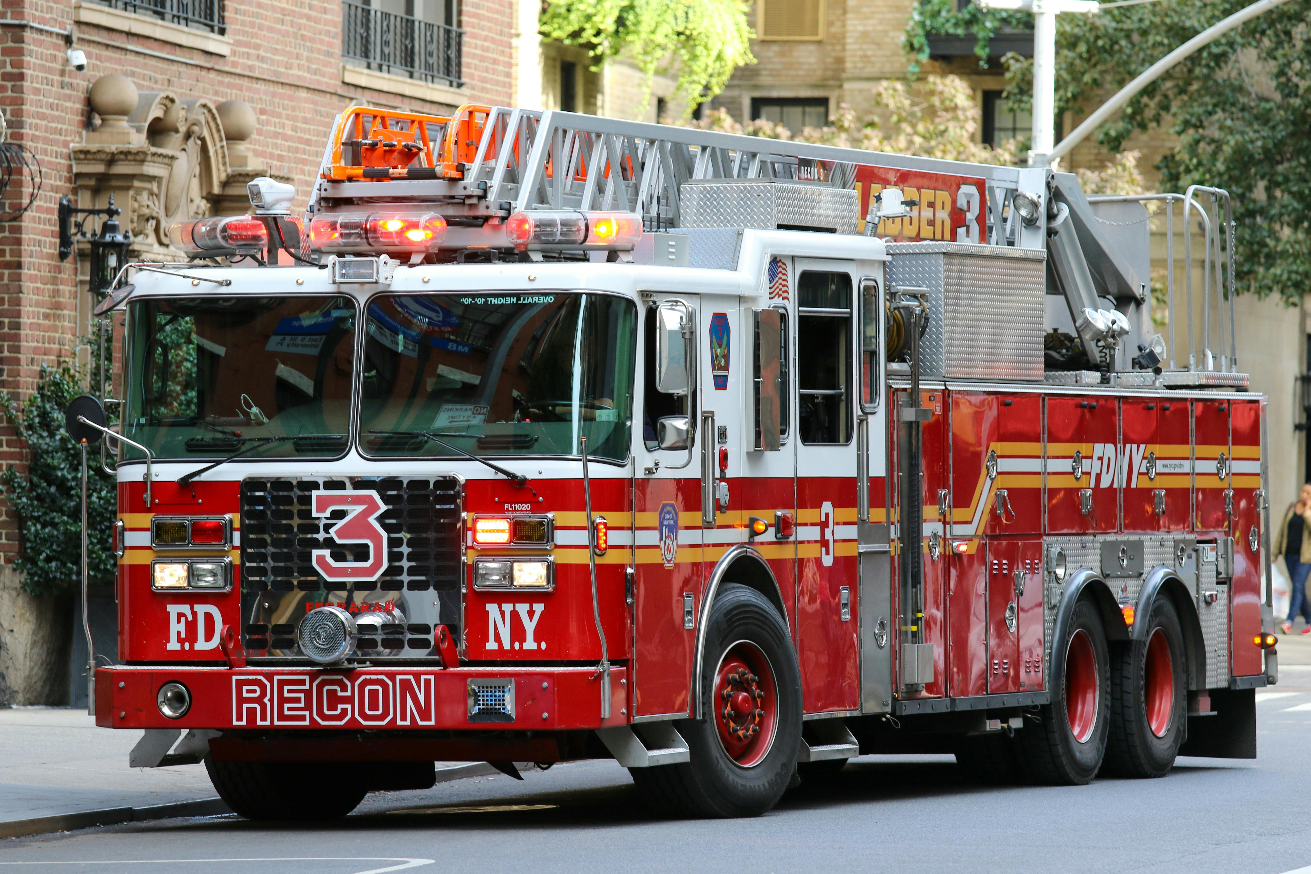 5472x3648 NYFD Fire Engine · Free