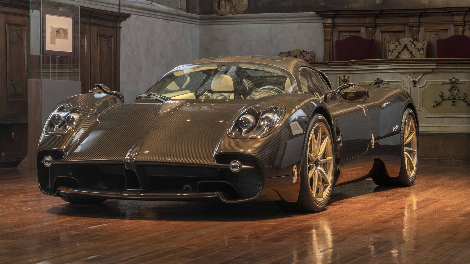 1800x1013 Does the new Pagani Utopia look better