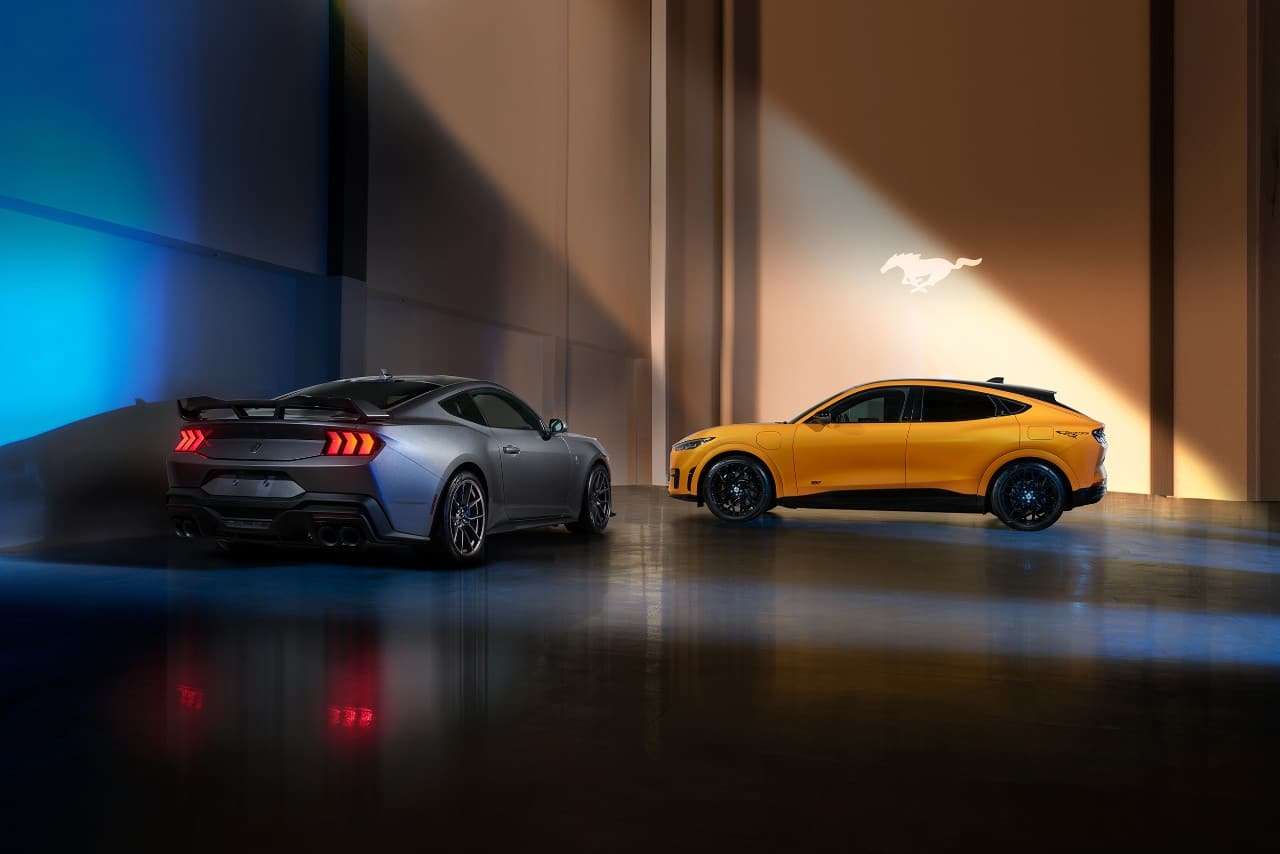 1280x854 New Ford Mustang Dark Horse, Mach E