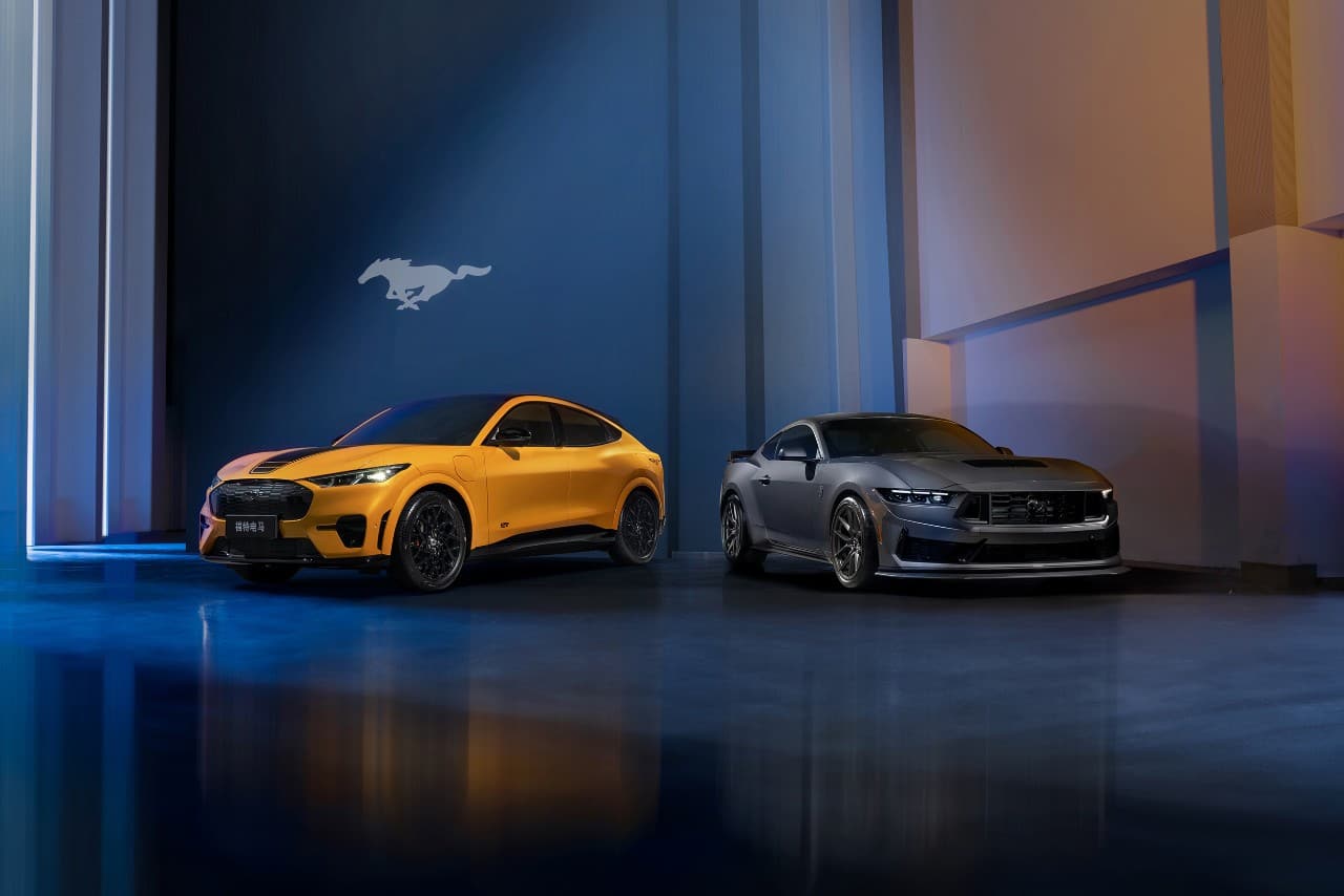 1280x854 New Ford Mustang Dark Horse, Mach E