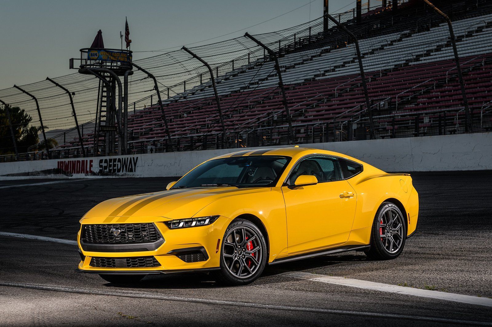 1600x1066 Ford Mustang Coupe: Review, Trims