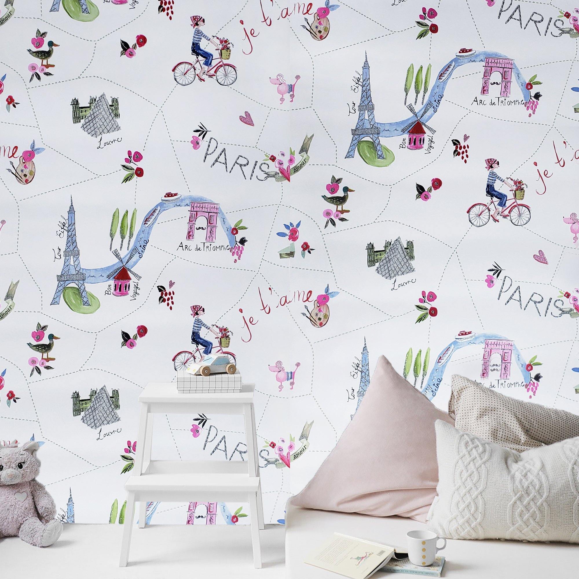 2000x2000 WM0169610501 Fun Paris Fashion Glitter White Girl Travel Wallpaper