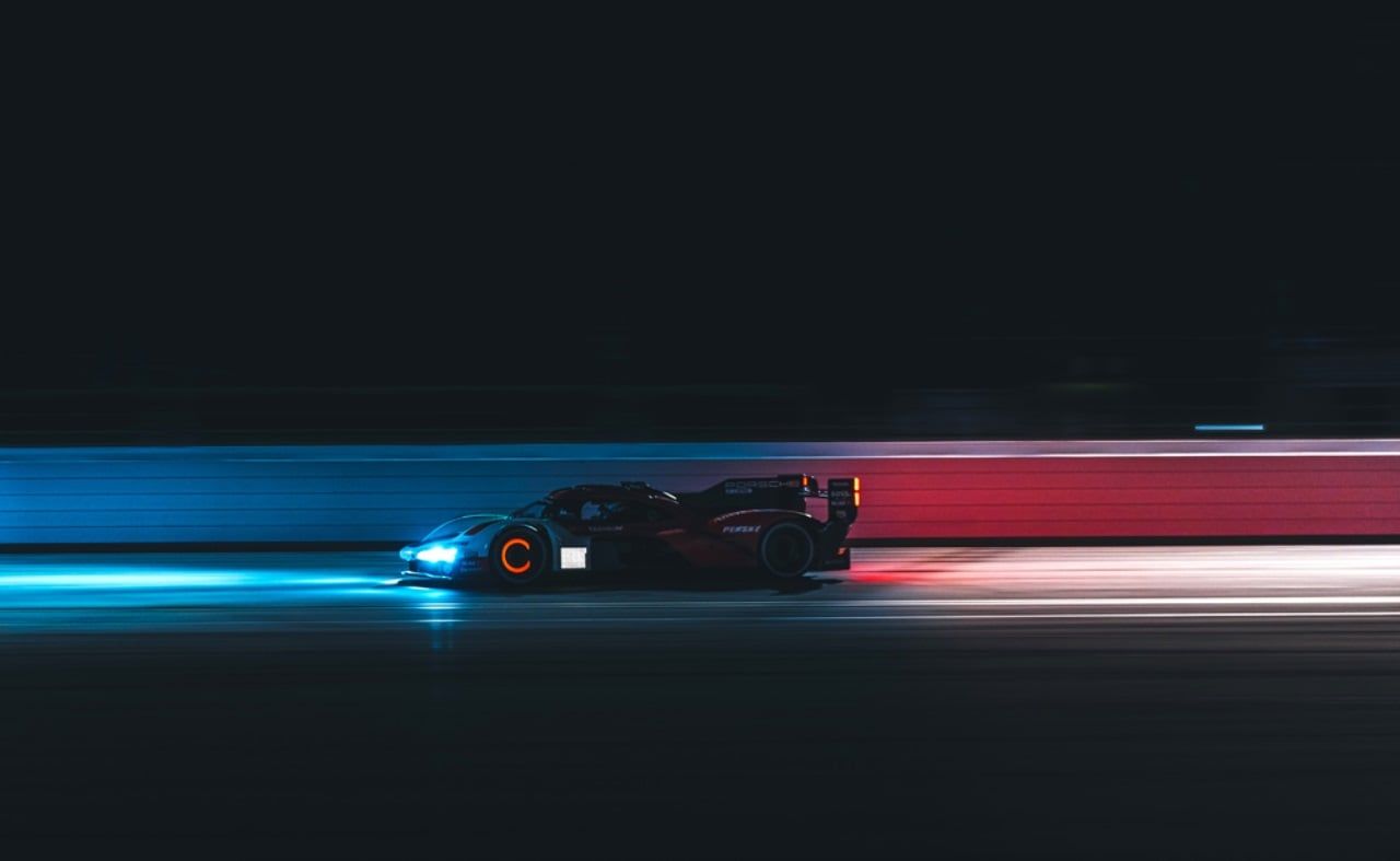 1280x787 Porsche 963 night time testing