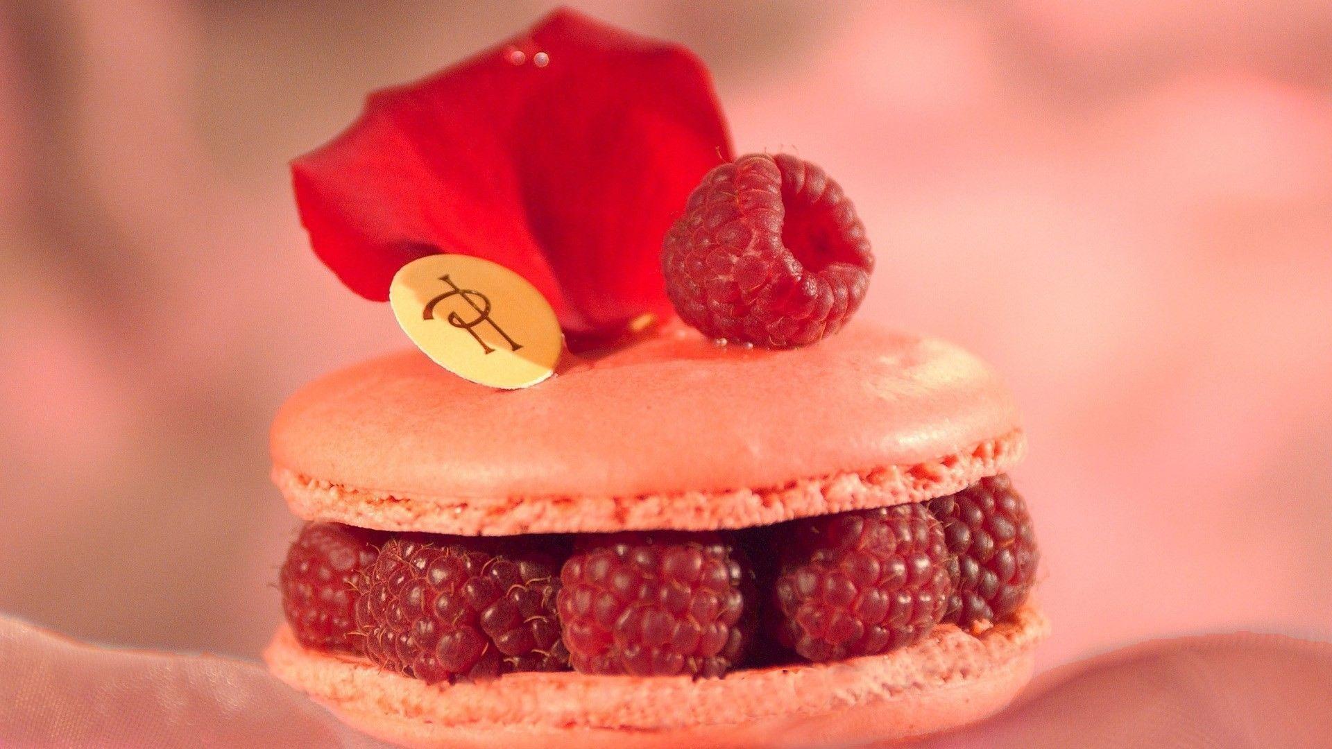 1920x1080 Macaron pierre hermÃ© raspberries sweets (candies) wallpaper