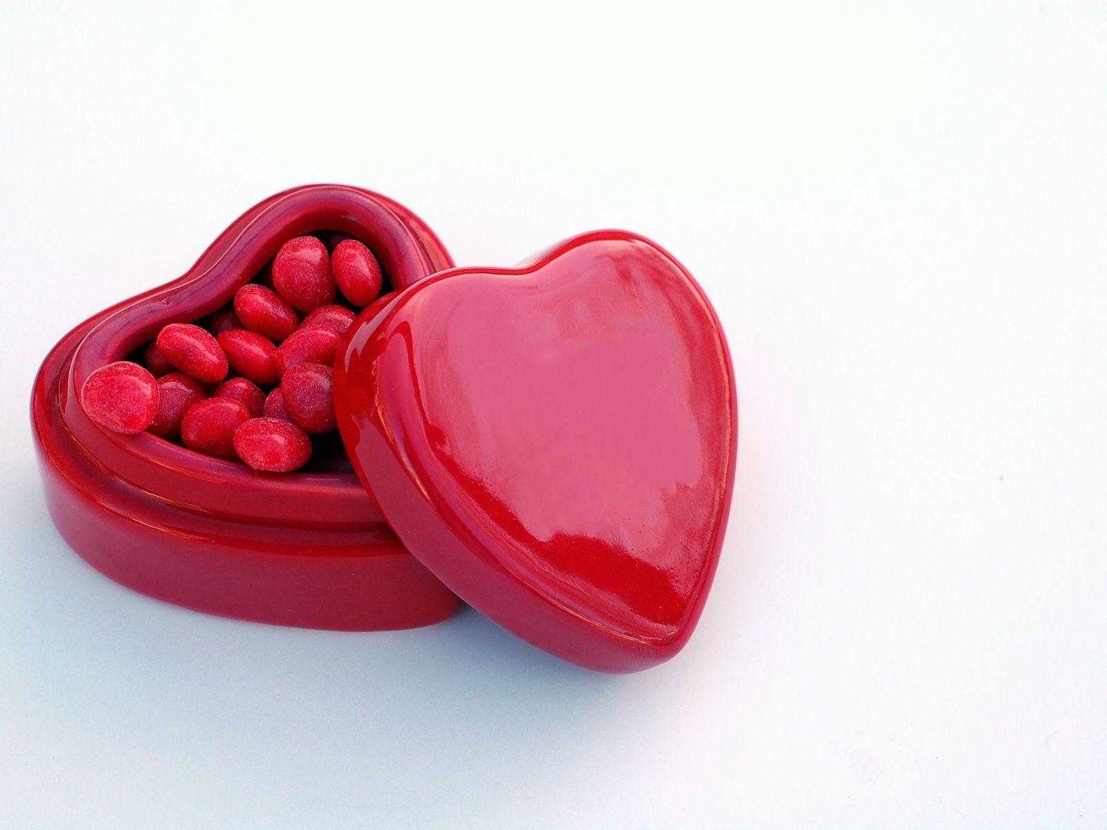 1600x1200 Desktop Sweet Love On Wallpaper HD Image For Androids Download