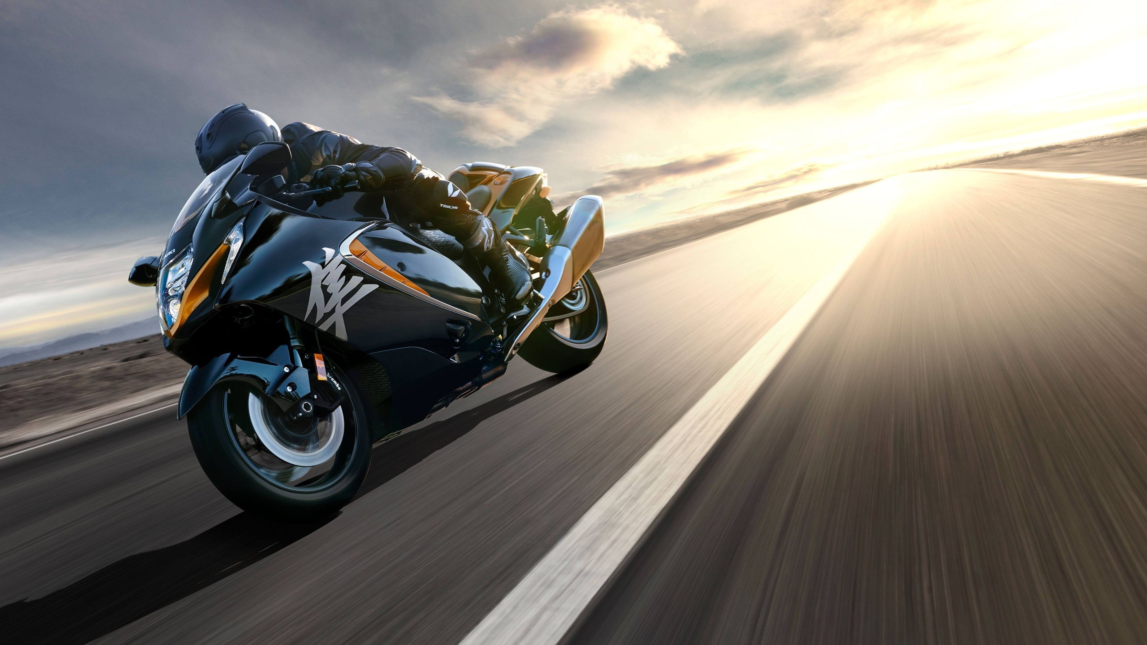 3840x2160 Suzuki Hayabusa on road