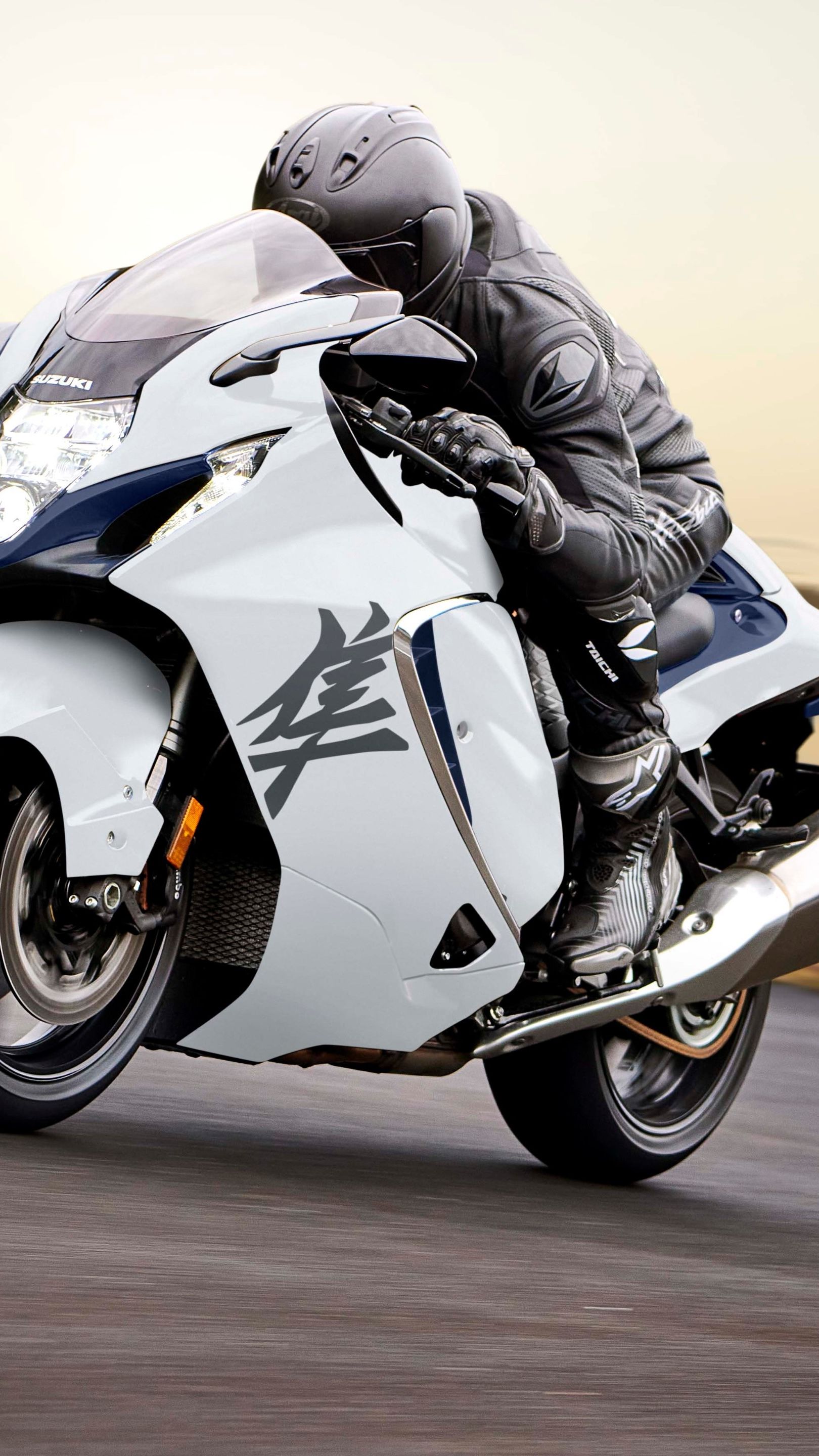 1620x2880 Suzuki Hayabusa