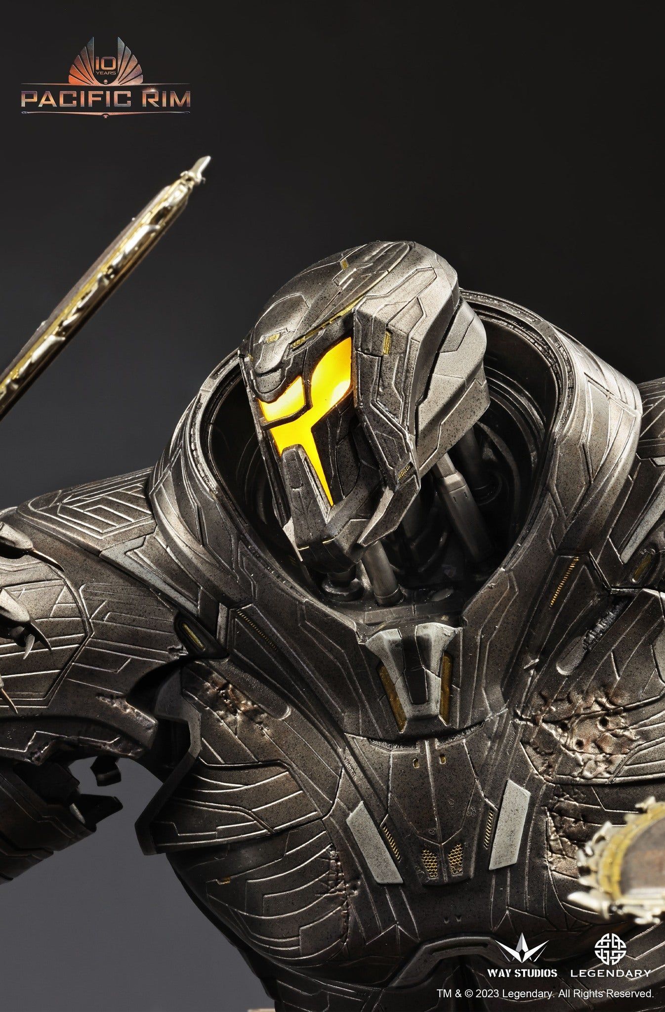 1346x2048 Pacific Rim Fury Statue