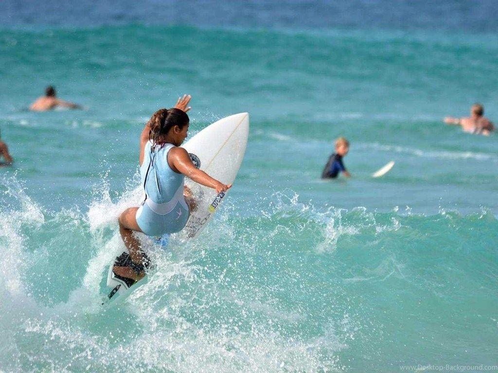 1024x768 Surfer girl, wallpaper on the desktop