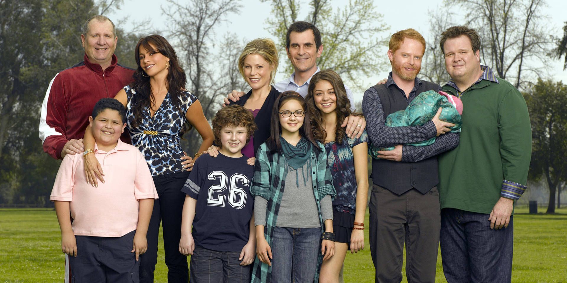 1920x960 Modern Family Picture