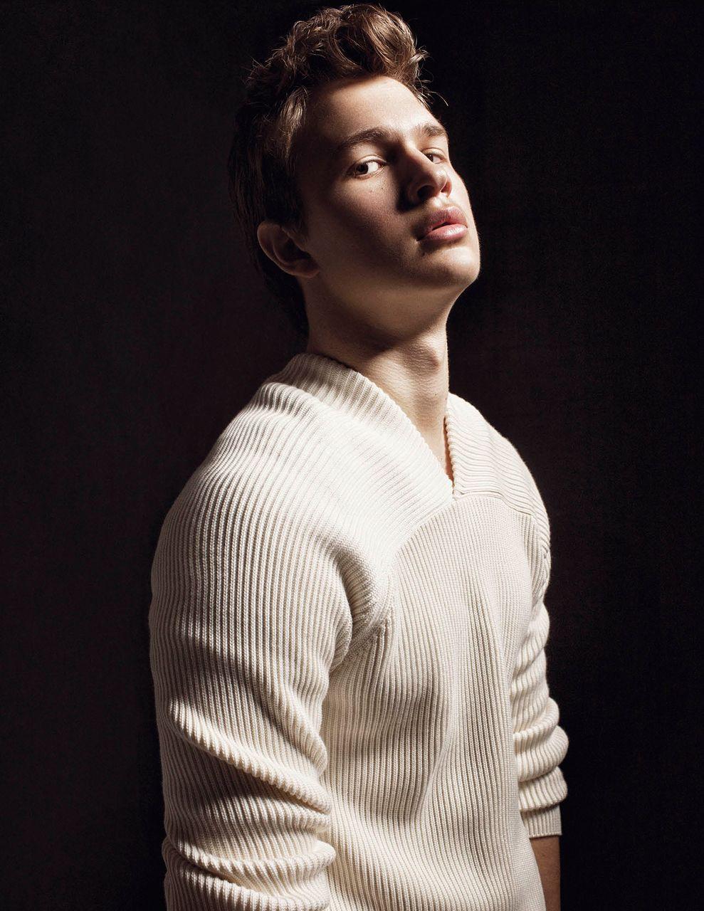 989x1280 Ansel Elgort Wallpaper