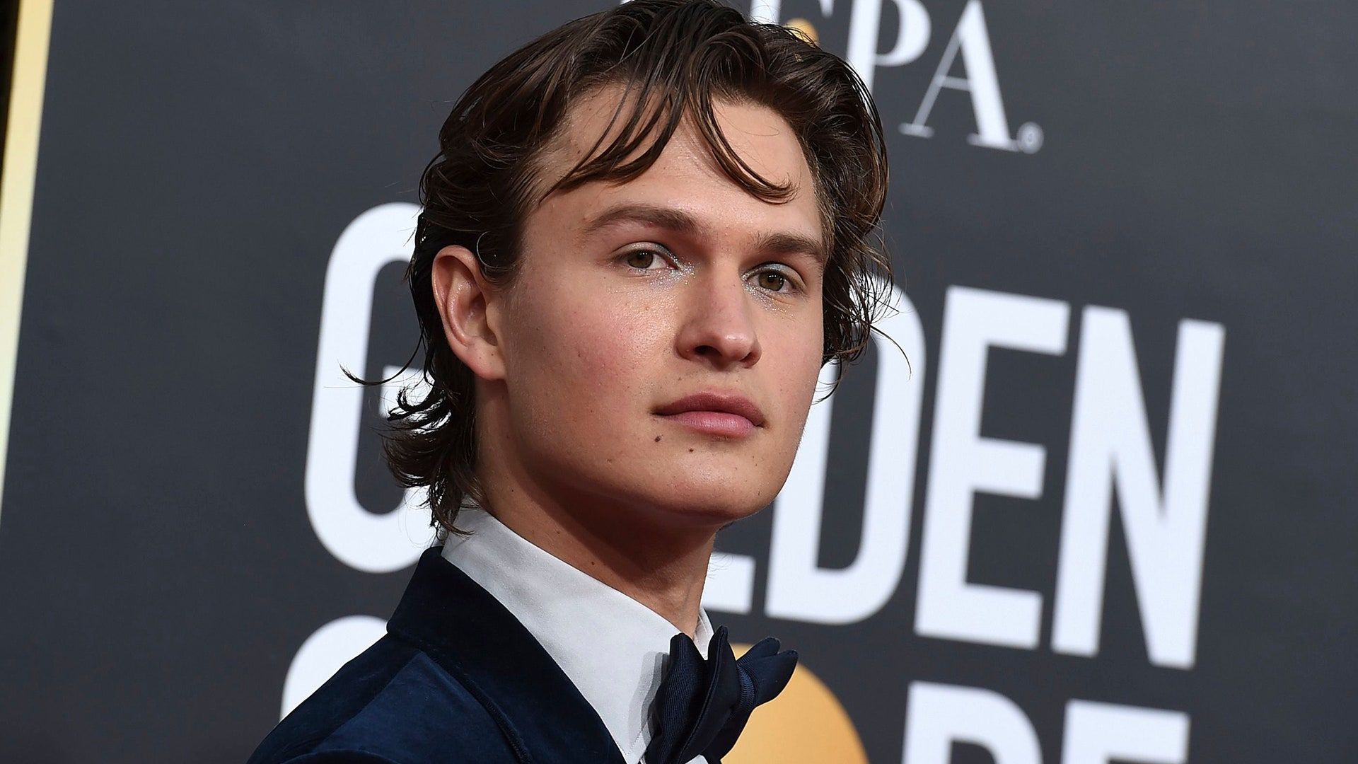 1920x1080 Ansel Elgort's bold Golden Globes make