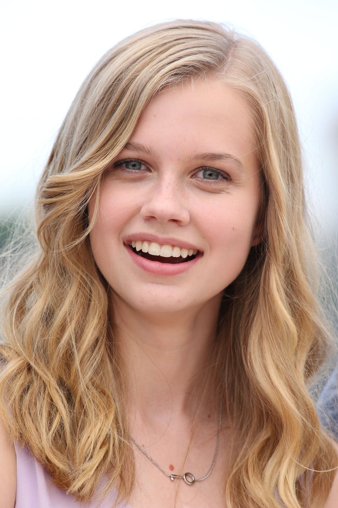 1080x1620 Angourie Rice [3456x5184] : r
