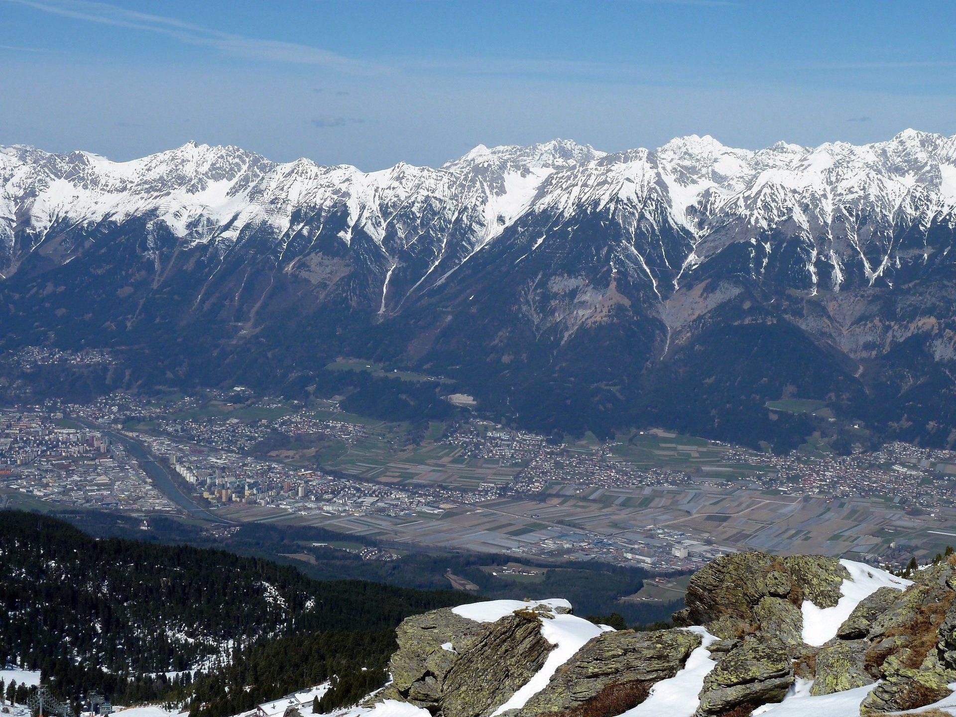 1920x1440 Innsbruck Wallpaper
