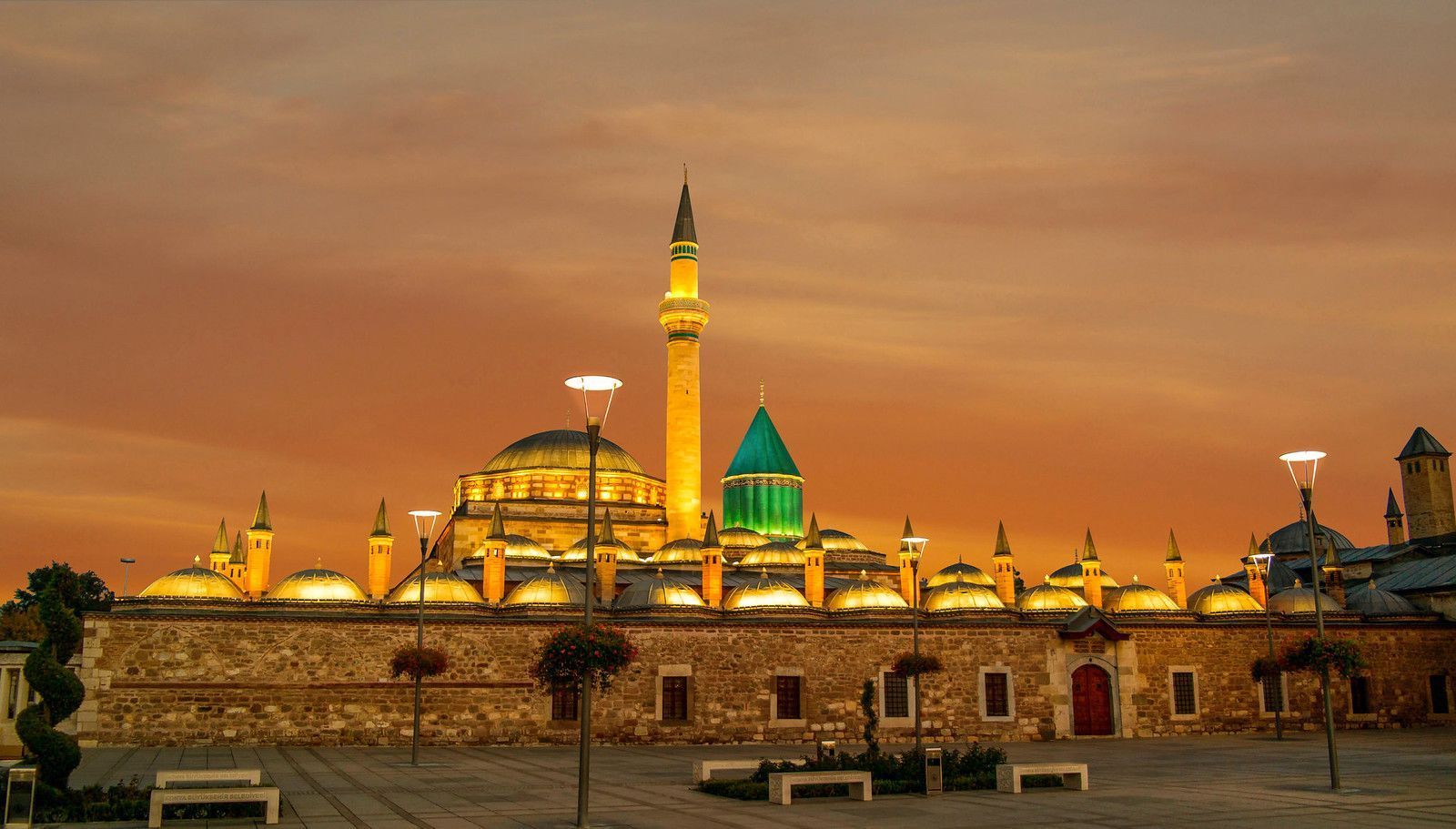 1600x911 Camisi. Mevlana Museum and Mosque