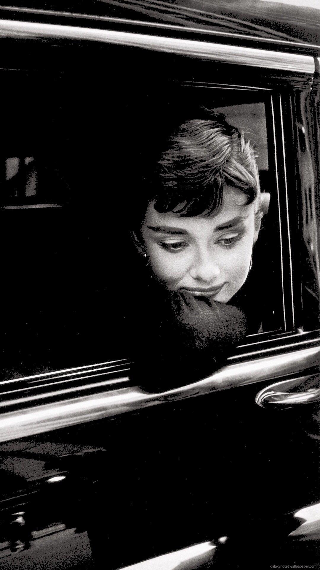 1080x1920 I made an Audrey Hepburn wallpaper! [1080 x 1920]
