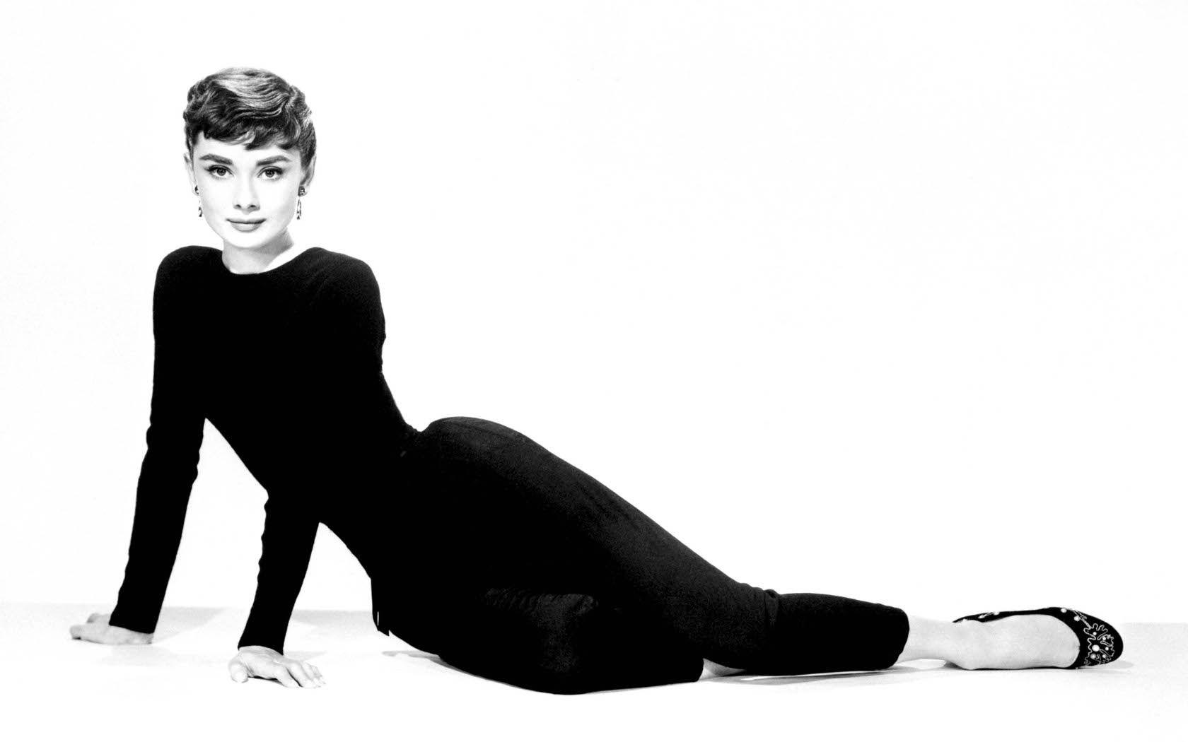 1680x1050 Audrey Hepburn Wallpaperx1050