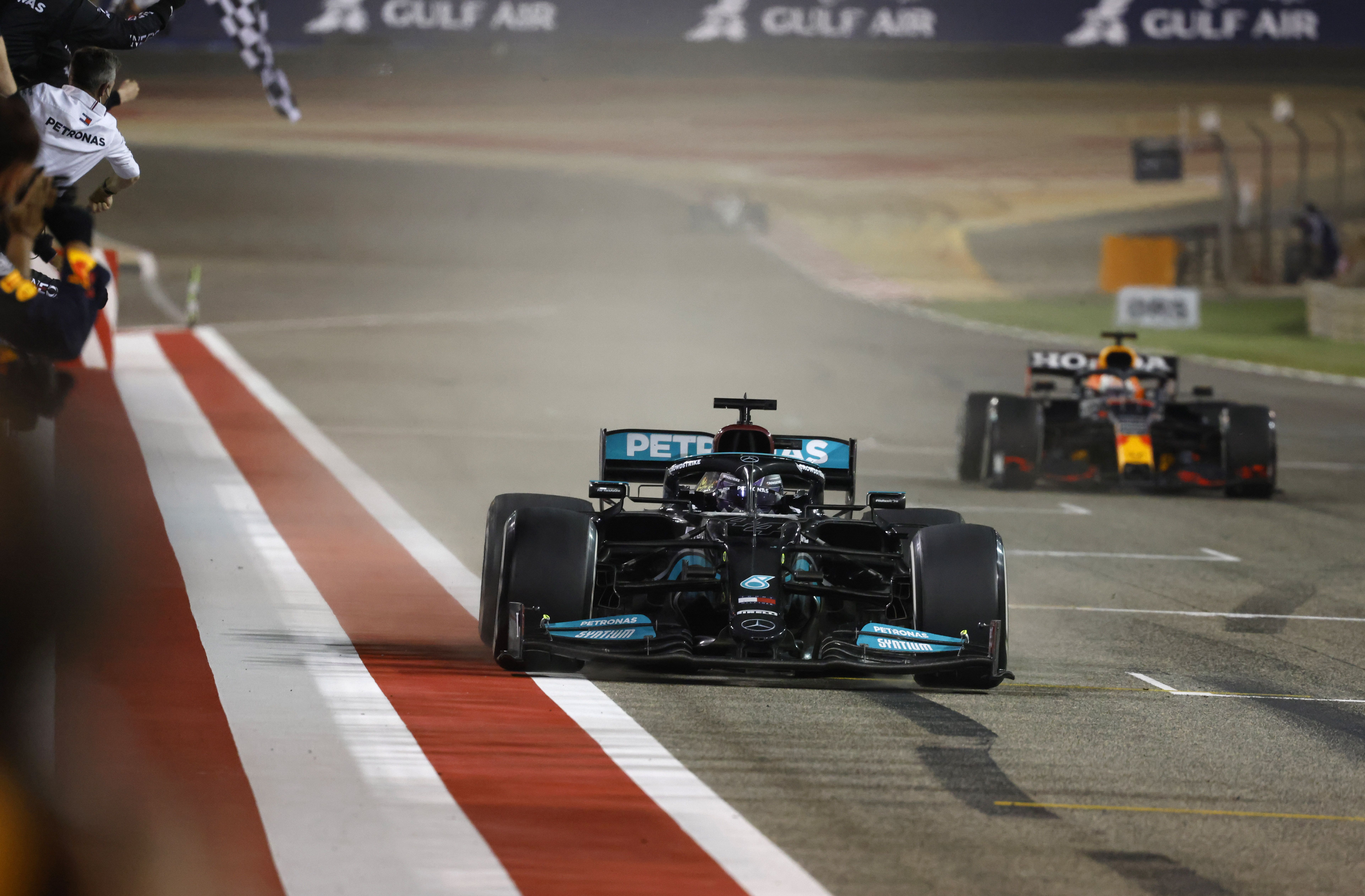7689x5050 F1 Wallpaper from the world of Formula 1