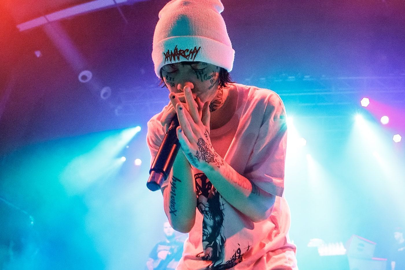 1400x933 Lil Xan Performs Tupac's California